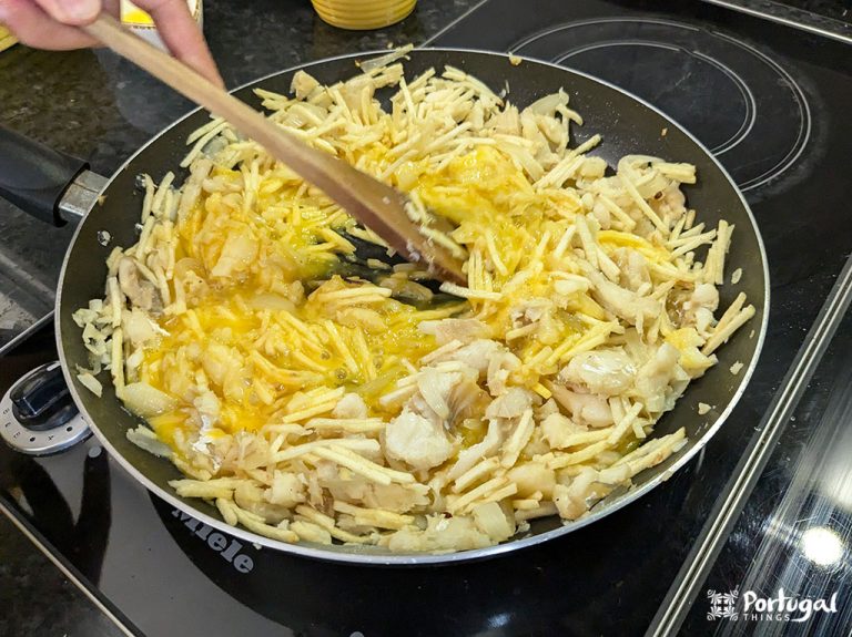 Receita Bacalhau à Brás – Portugal Things