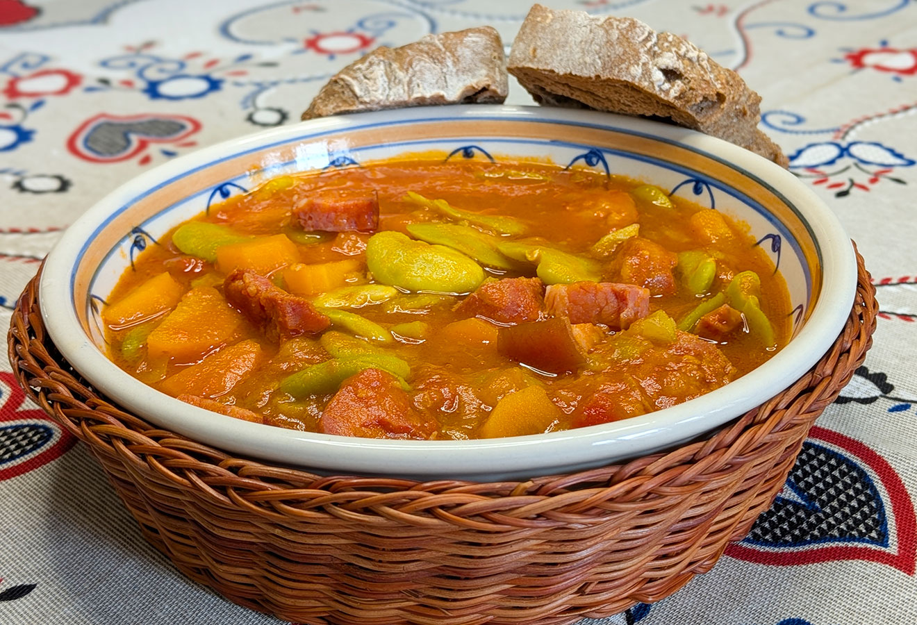Receita tradicional Portuguesa - Favas com Chouriço cover
