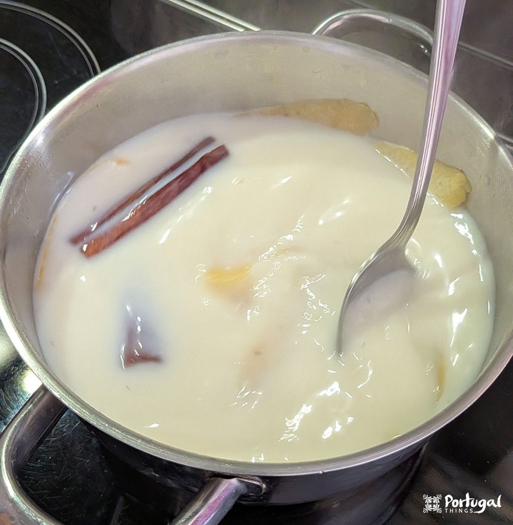 Rabanadas Poveiras – Traditional Portuguese Recipe from Póvoa de Varzim 4 Milk boiling with spices and lemon