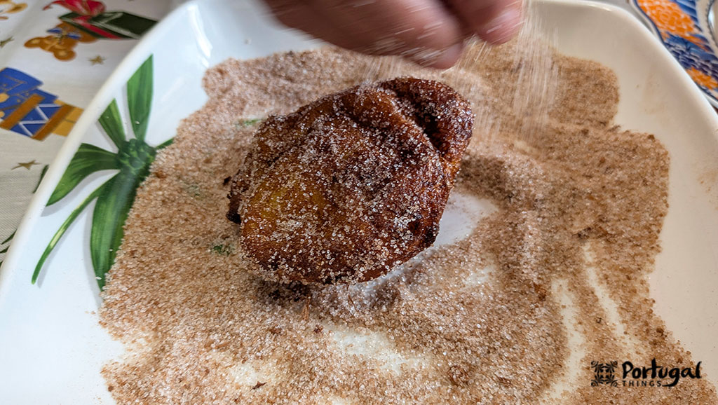 Rabanadas Poveiras – Traditional Portuguese Recipe from Póvoa de Varzim 11 French toast on a plate with sugar and cinnamon.
