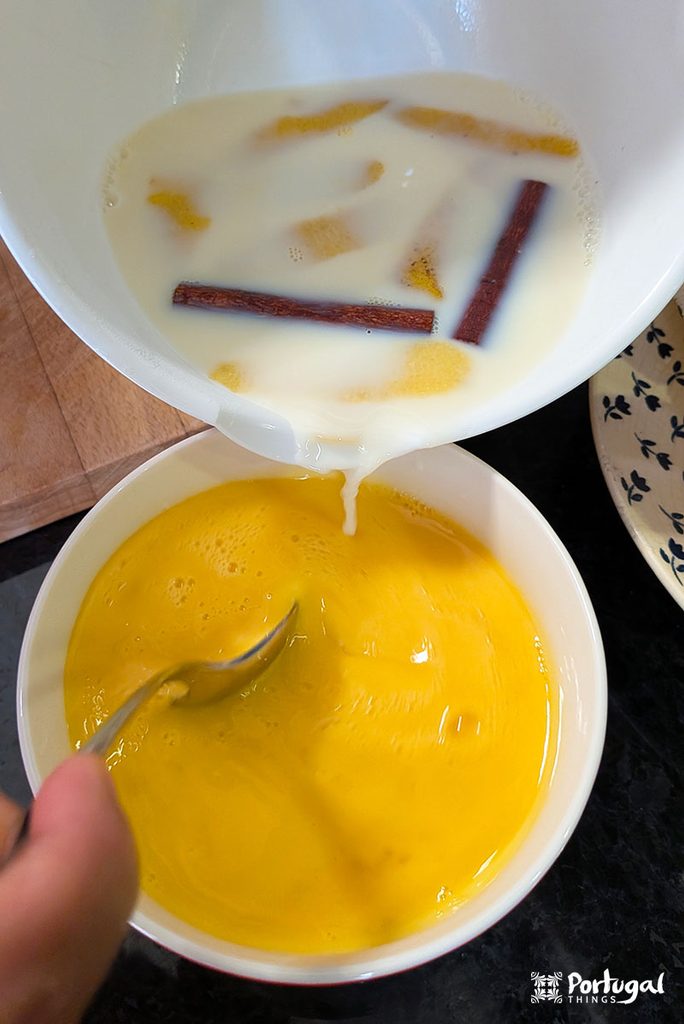 Rabanadas Poveiras – Traditional Portuguese Recipe from Póvoa de Varzim 7 milk to be poured into a container with egg yolks